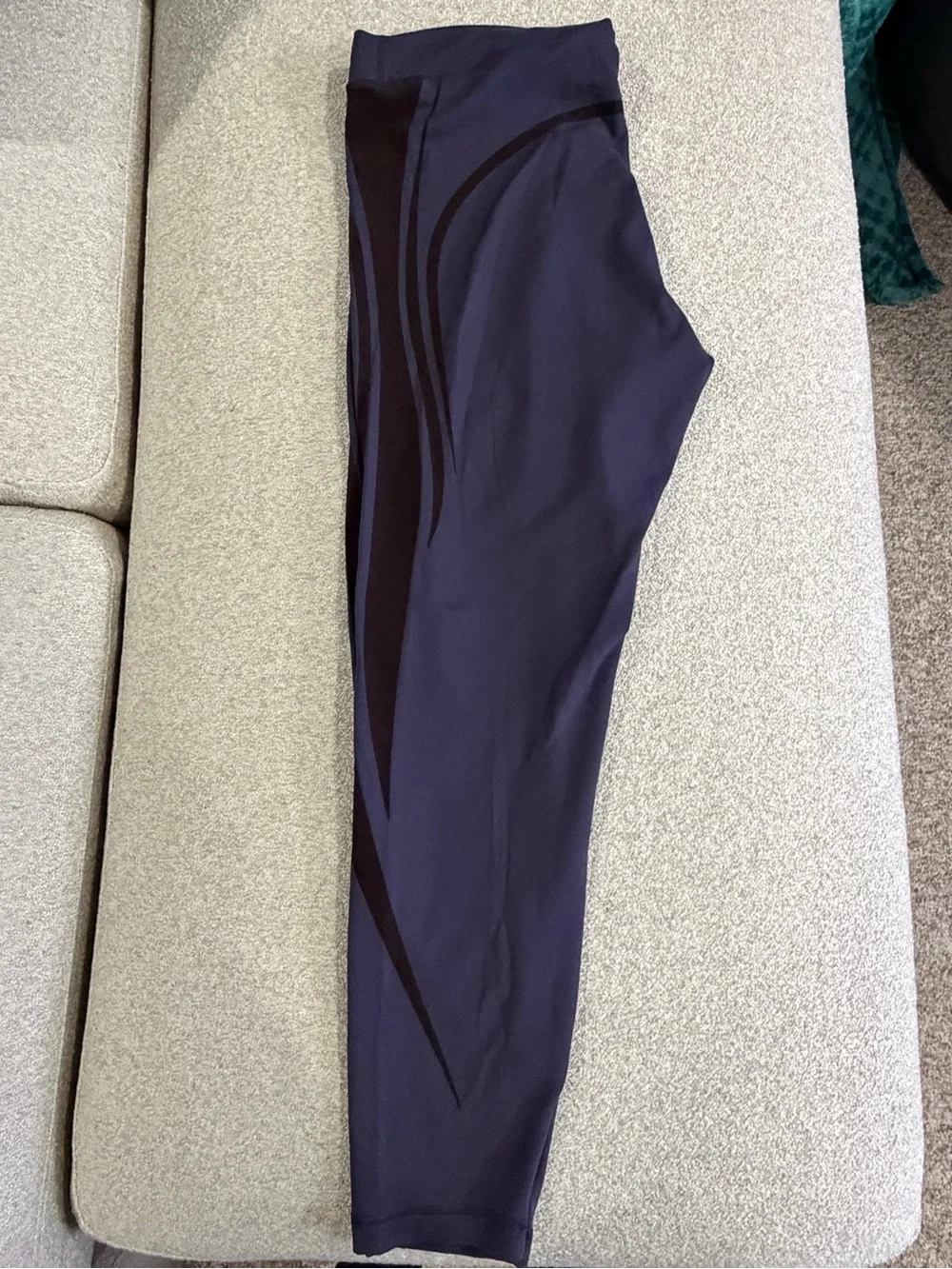 Lululemon Wunder Train HR Flocked EUC Sz 12 - Picture 1 of 4